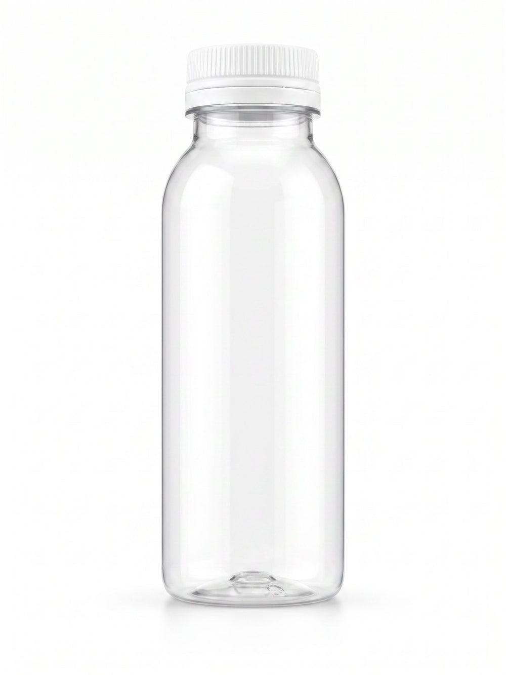 Leere, unetikettierte I·DO PET-Flasche vor weißem Studiohintergrund